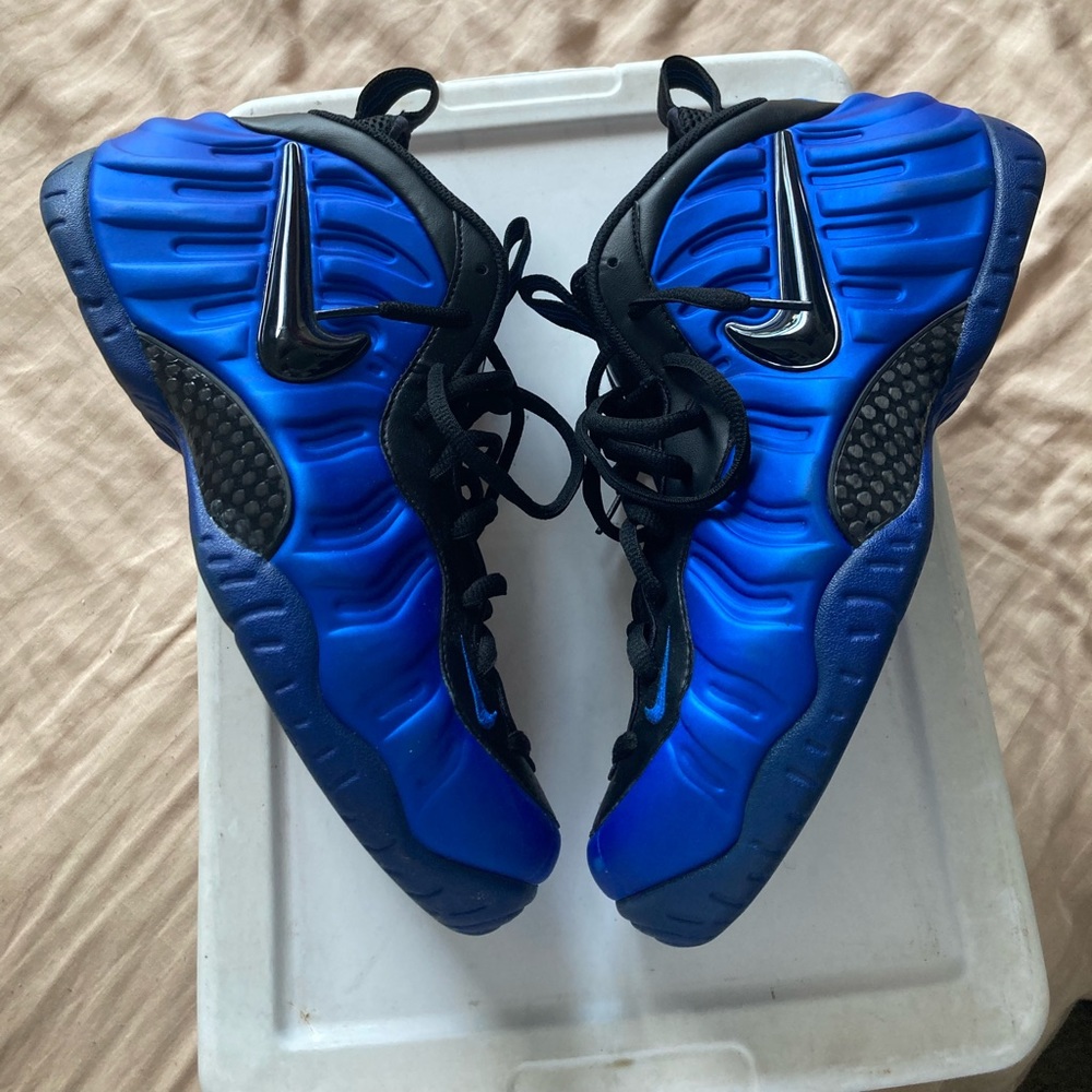 ‘Hyper Cobalt’ Nike Foamposite Pro — Size 11.5